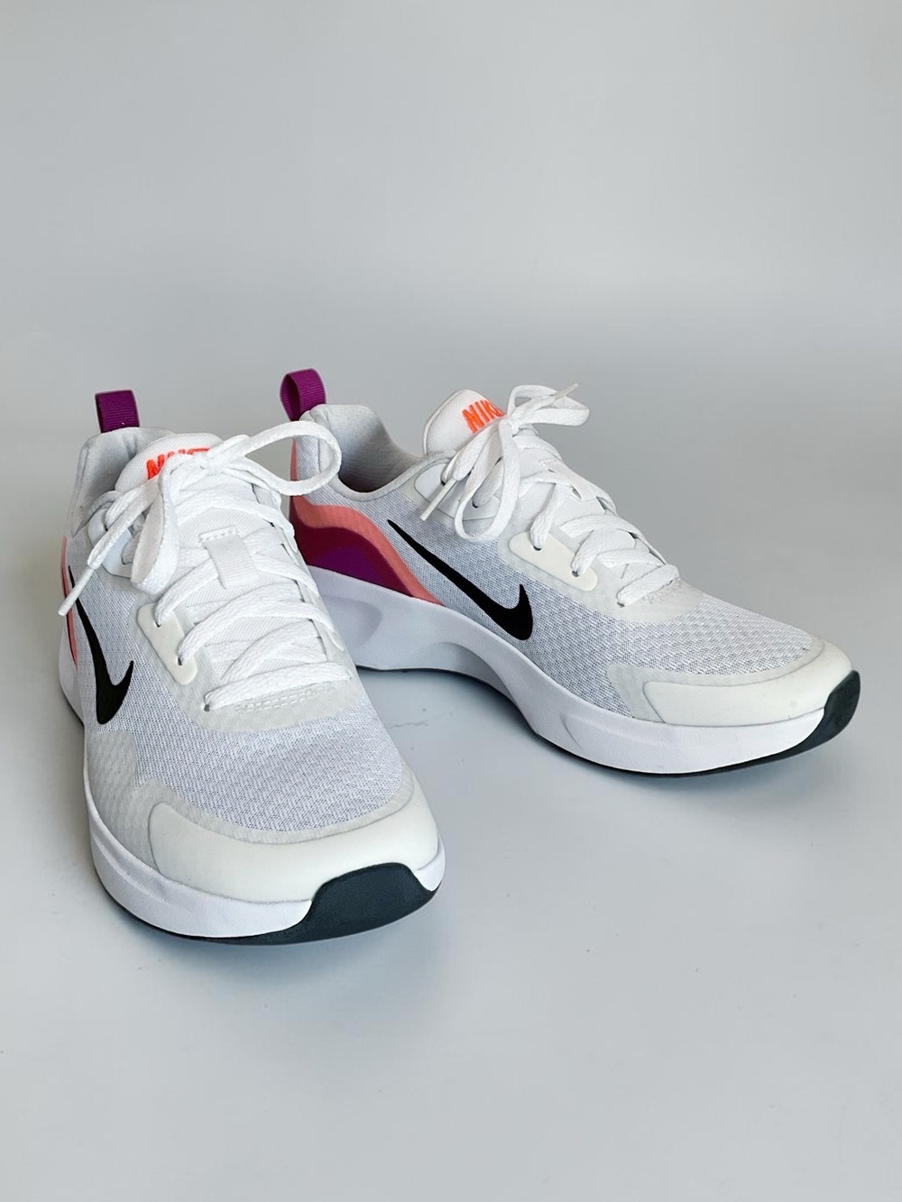 Nike Crimson Cactus Flower Wearallday Sneaker, Size 8 - Picture 2 of 13
